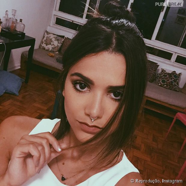 55081-manu-gavassi-faz-outro-piercing-no-620x0-2